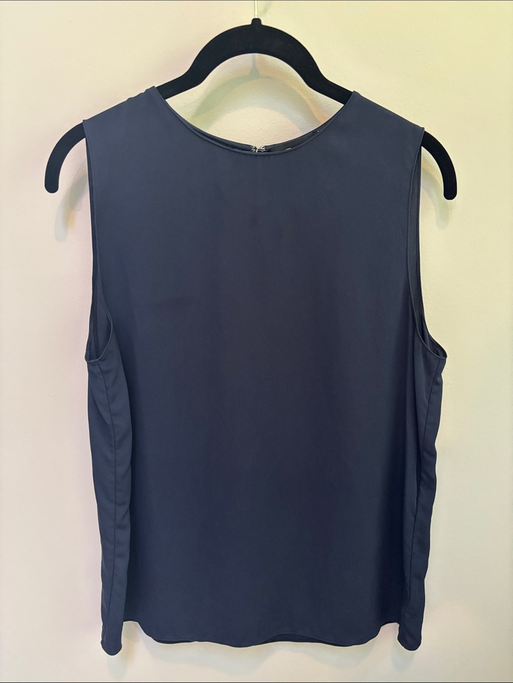 Theory Navy Blue silk shell size M